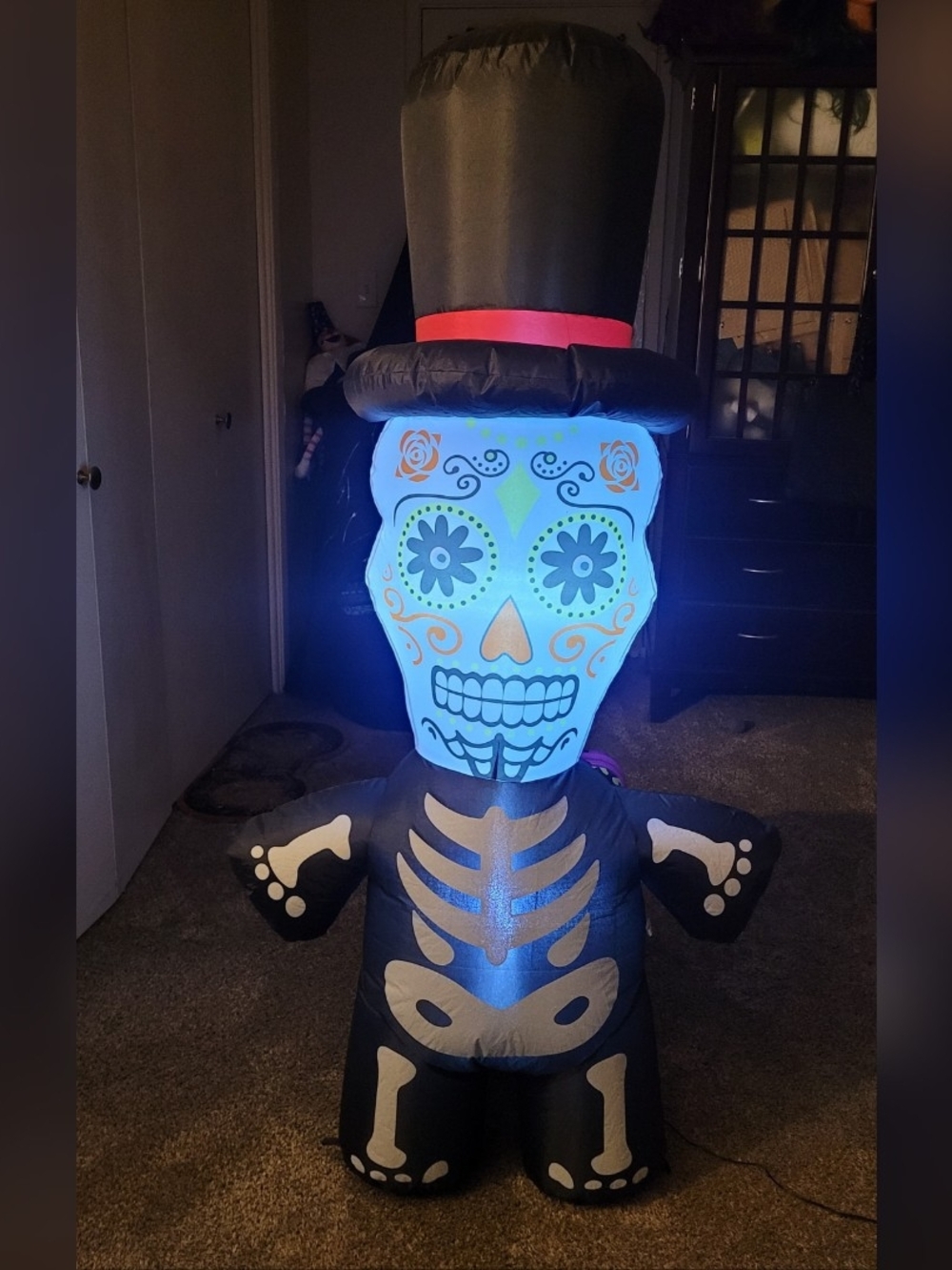 5ft LED Inflatable Muertos Skeleton - Picture 2 of 4